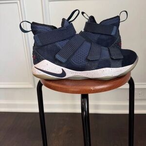 Nike LeBron Zoom Soldier XI